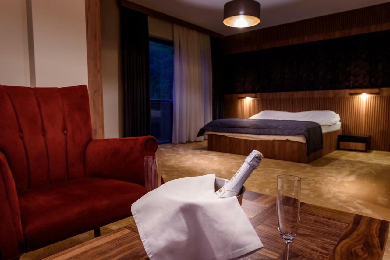 Resort Ujevara E Drinit Peje Bagian luar foto