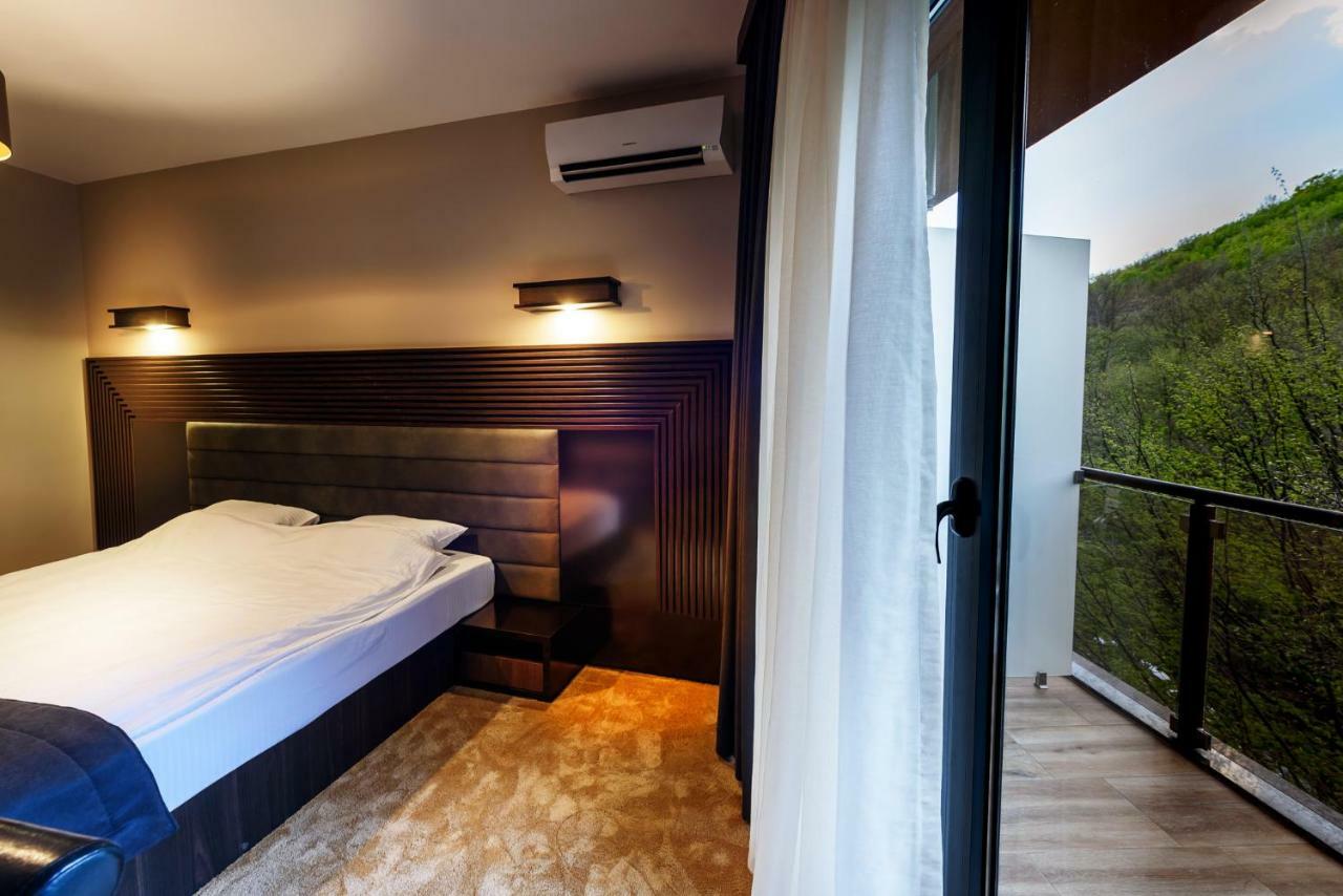 Resort Ujevara E Drinit Peje Bagian luar foto